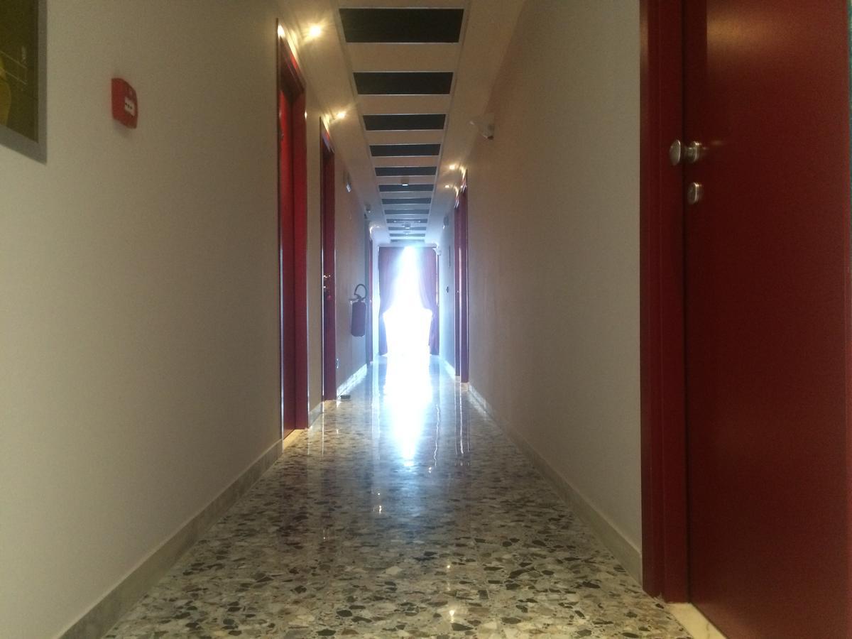Alex & Lorenz Hotel トルヴァイアニカ エクステリア 写真